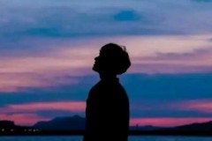 利物浦与埃弗顿同城巅峰对决：足球历史与球星战术对决